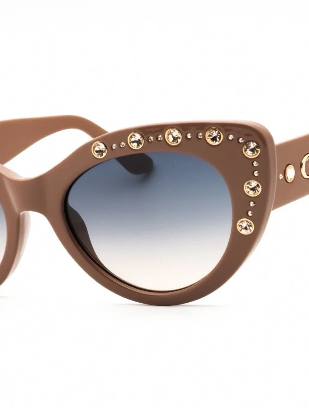 NWT GU00163 Cat eye with rhinestones. Includes case. Size 54
